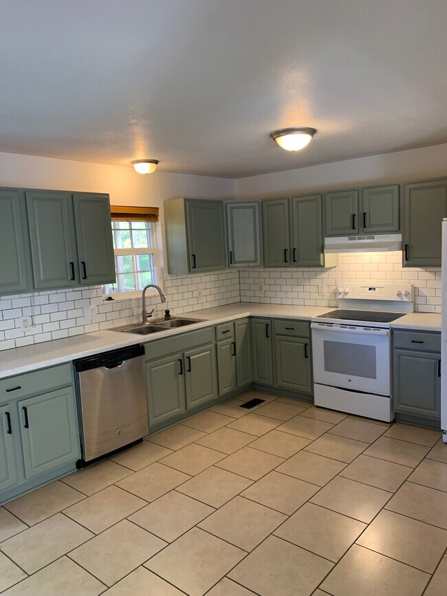 Building Photo - 9134 Westminister Cir Dr