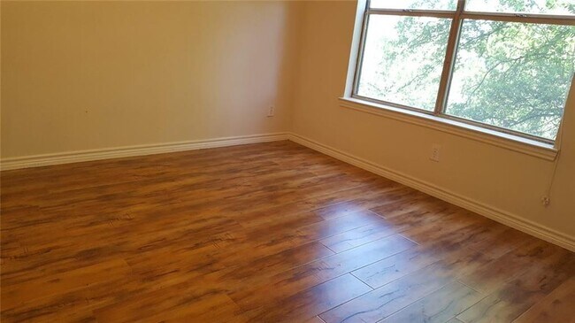 Building Photo - 6000-5 Shepherd Mountain Cove