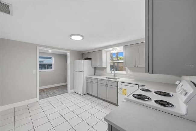 Building Photo - 9034 Cochise Ln