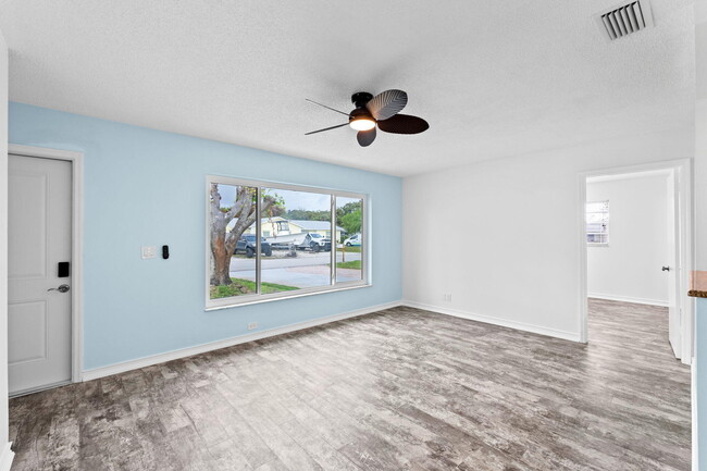 Building Photo - 8675 SW Keathley Ct