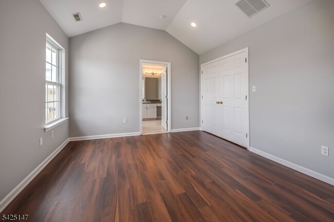 Building Photo - 227 Winding Hill Dr