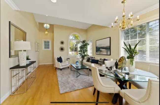 Building Photo - 1048 Bougainvillea Terrace