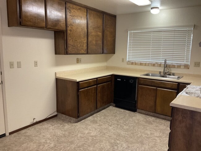 Building Photo - Look no more