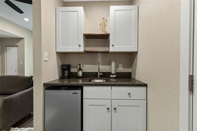 Building Photo - 301 Granada Calle St