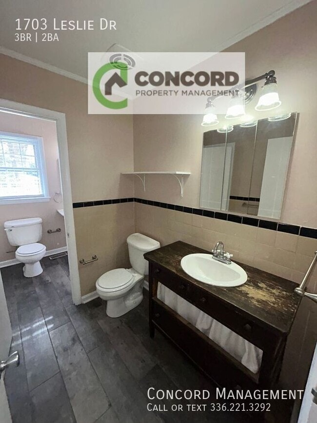 Building Photo - 1703 Leslie Rd