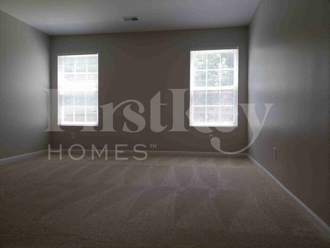 Building Photo - 2140 Lauren Woods Dr