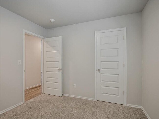 Building Photo - 12101 SW 34th St