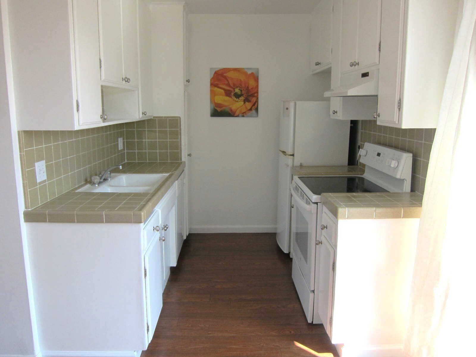 Kitchen - 3813 Huron Ave