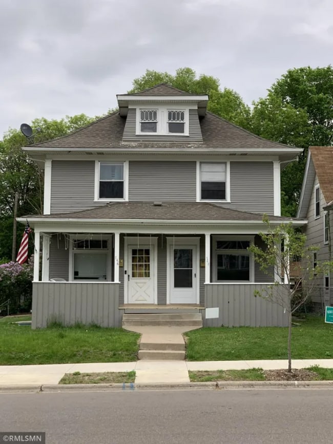 Building Photo - 746-748 Smith Ave S