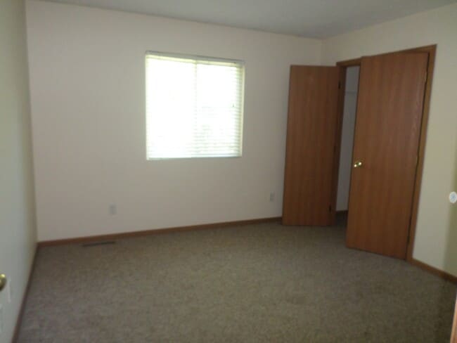 Building Photo - 928-928 Osage St