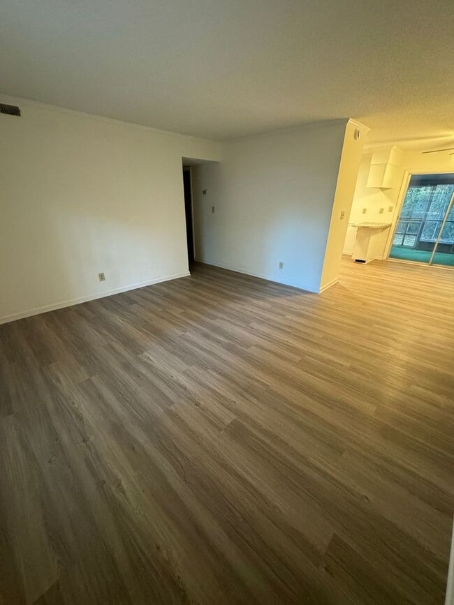 Building Photo - Completely Remodeled 2-Bedroom, 1.5 Bathroom Condo ***RENT SPECIAL: TWO MONTHS FREE RENT***