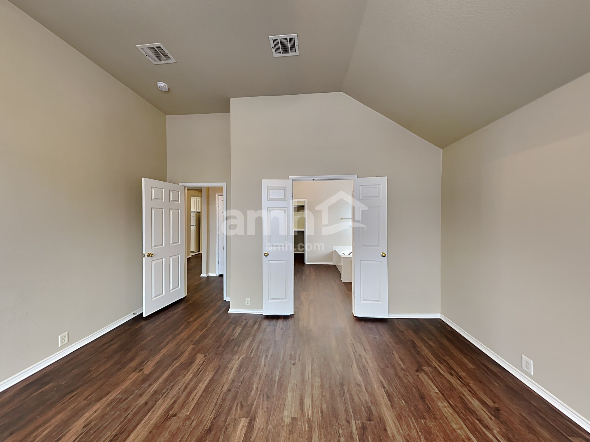 Building Photo - 2910 Saint Jude Dr