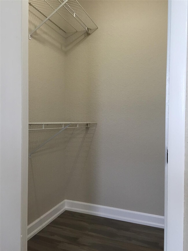 Building Photo - 1100 Crystal Lake Dr