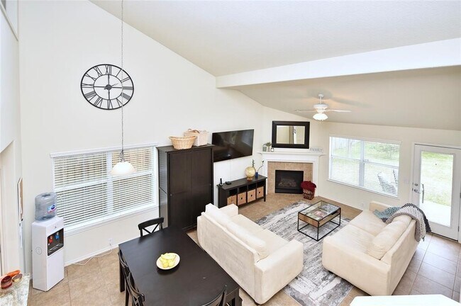 Building Photo - 7215 Ravenswood