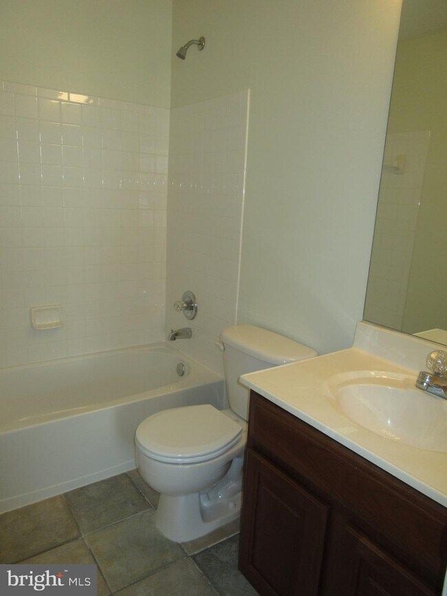 Primary Photo - 3865 Eisenhower Ave