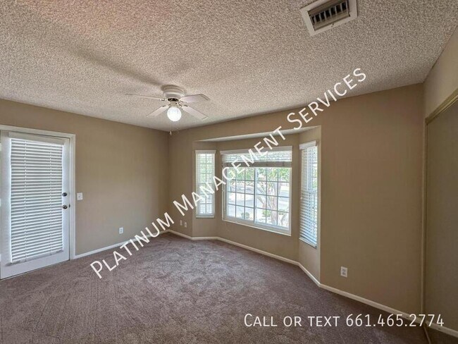 Building Photo - 404 Fairway Dr