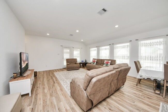 Building Photo - 21914 Citrus Grv Ct