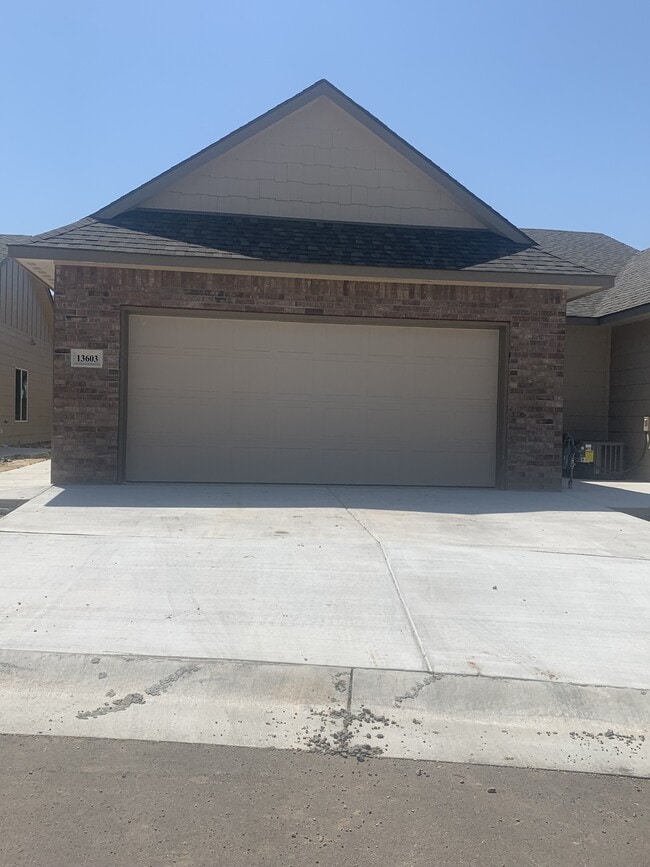 Primary Photo - 13625 W Talan Cir