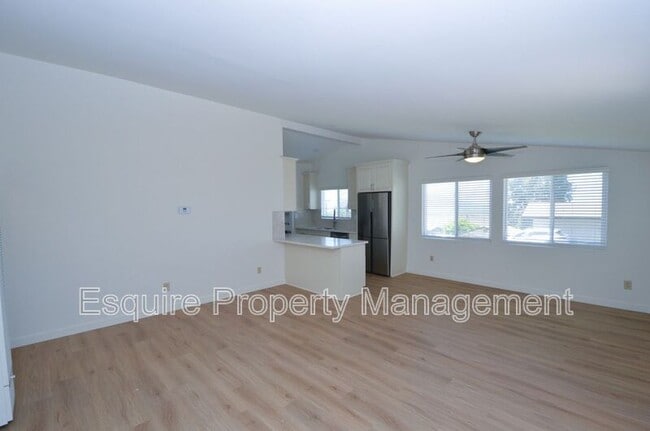 Building Photo - 285 Grandview Cir