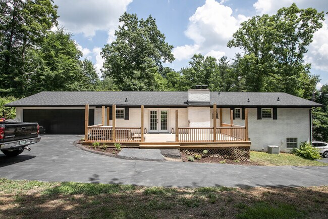 Building Photo - 1412 Chert Pit Rd