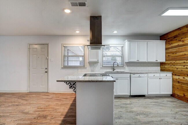 Building Photo - 2826 54th St