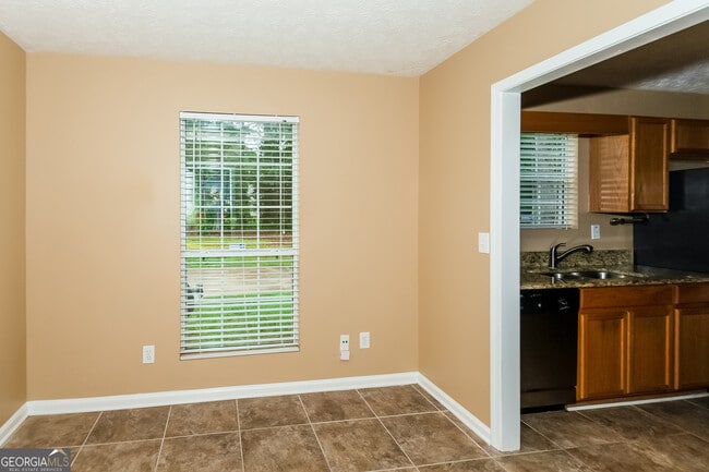 Building Photo - 159 Livingston Ln