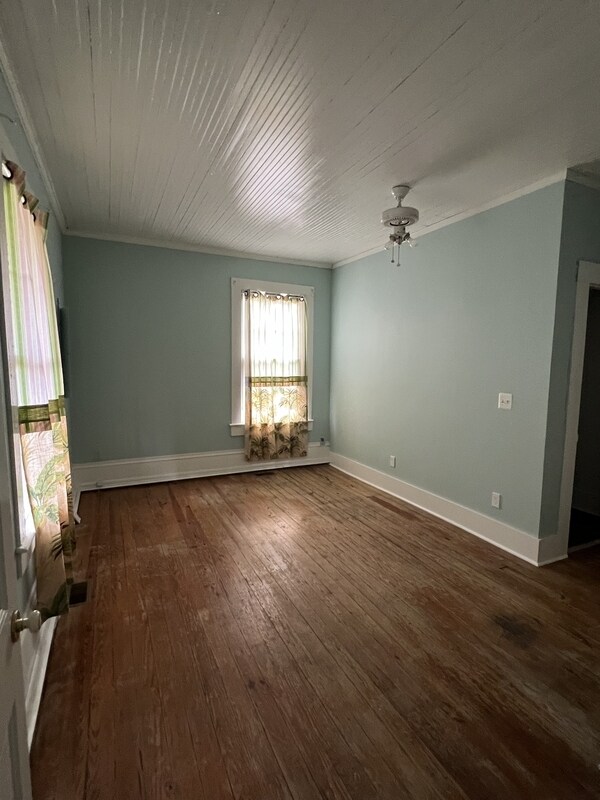 Building Photo - 610 Jenkins Ave