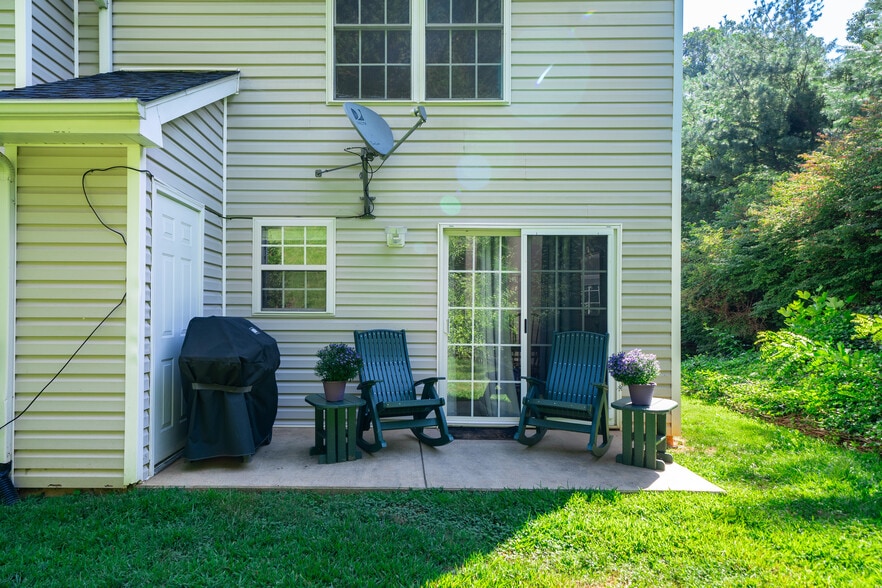 Patio - 5 Tsuga Rise