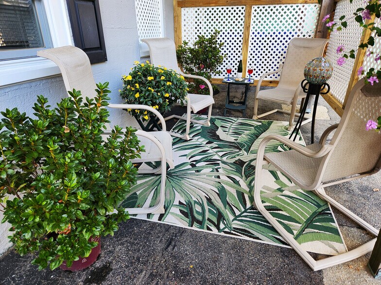 Building Photo - 216 5th St