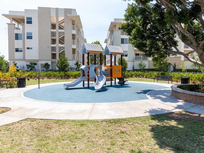 Building Photo - 5423 Ocean