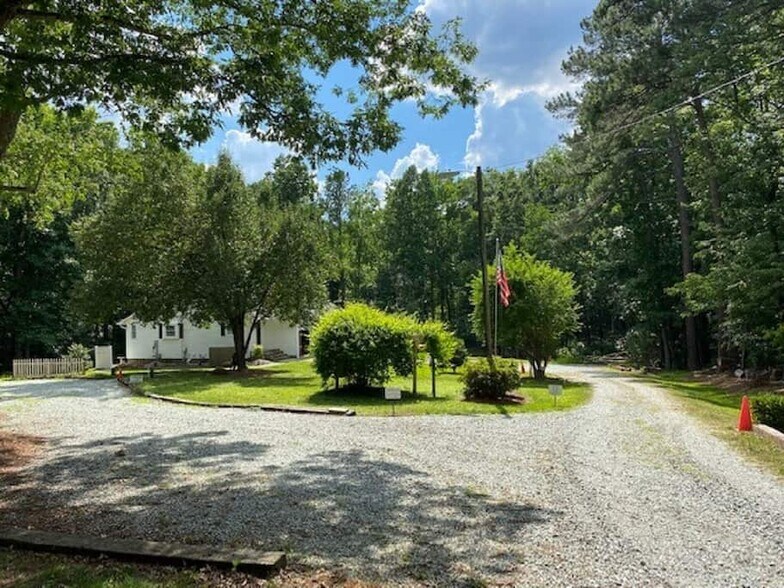 Building Photo - 1302 Ed Cook Rd