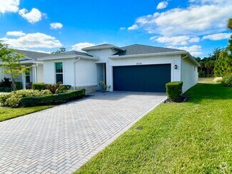 Building Photo - 6716 Pointe of Woods Dr