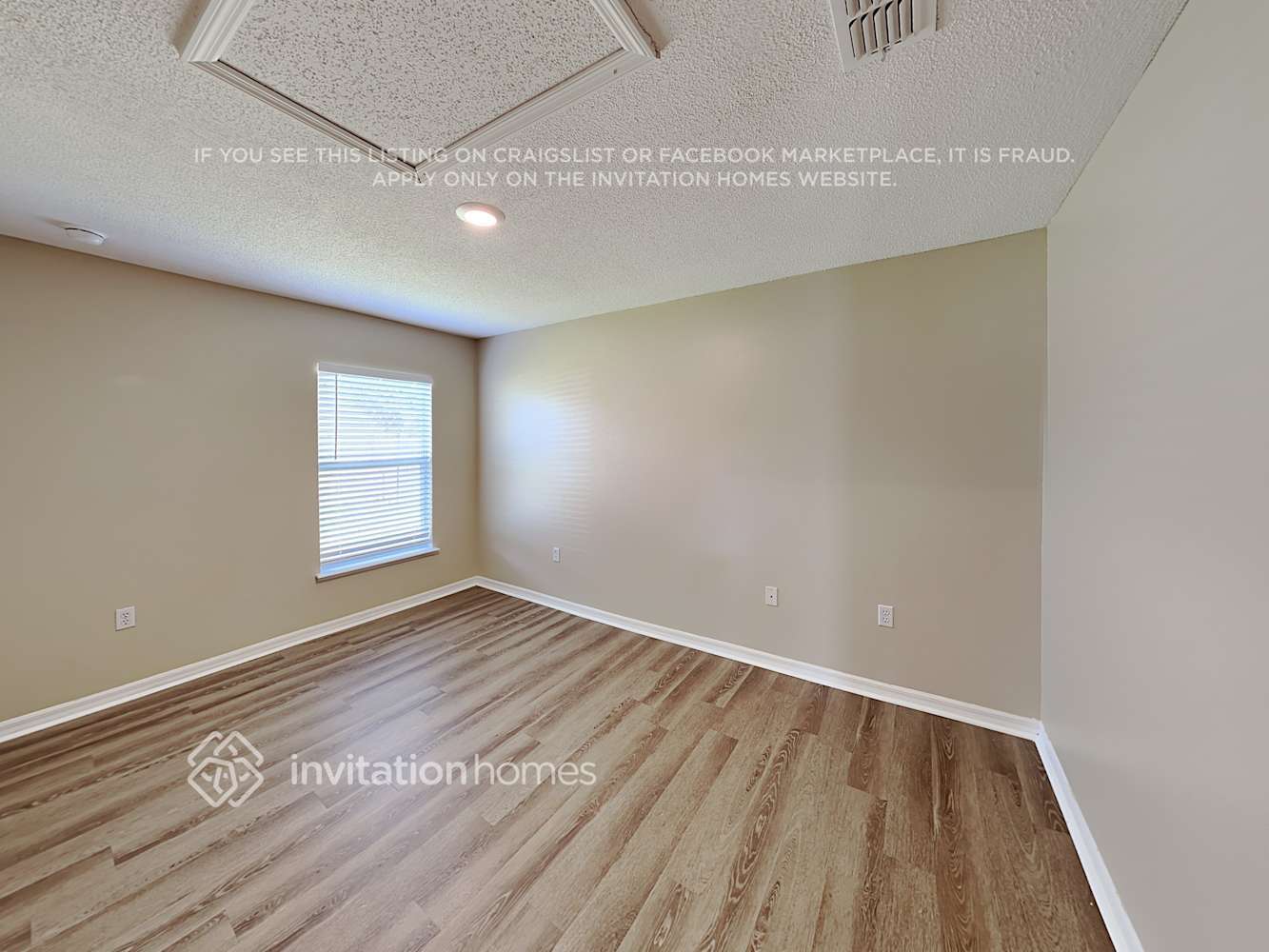 Building Photo - 510 Snail Kite Ave