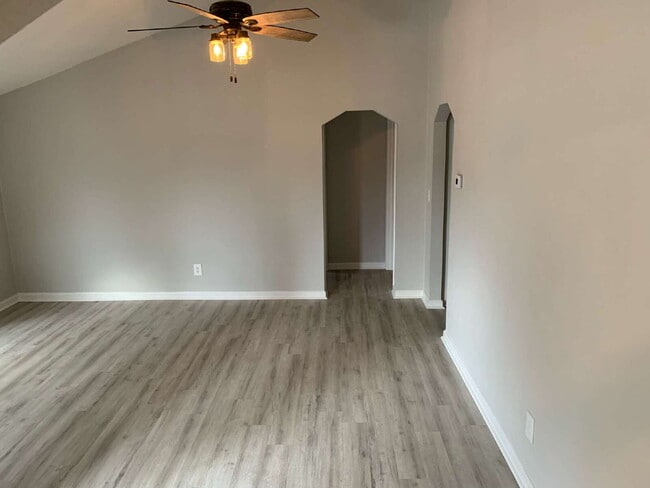 Building Photo - Outstanding 3-Bedroom Home in the Heart of...
