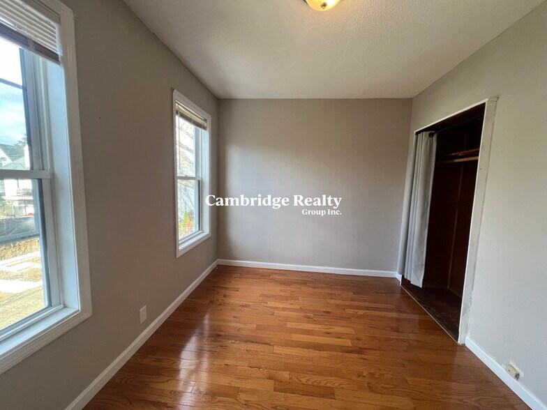 Building Photo - 17 Hudson St