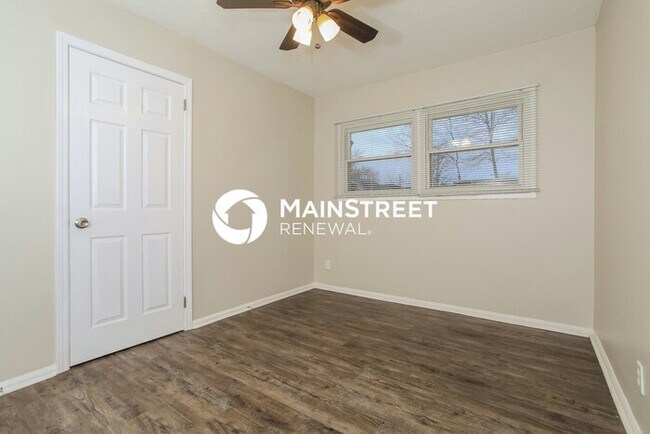 Building Photo - 3 Bedroom Pet-Friendly Home in LOUISVILLE,...