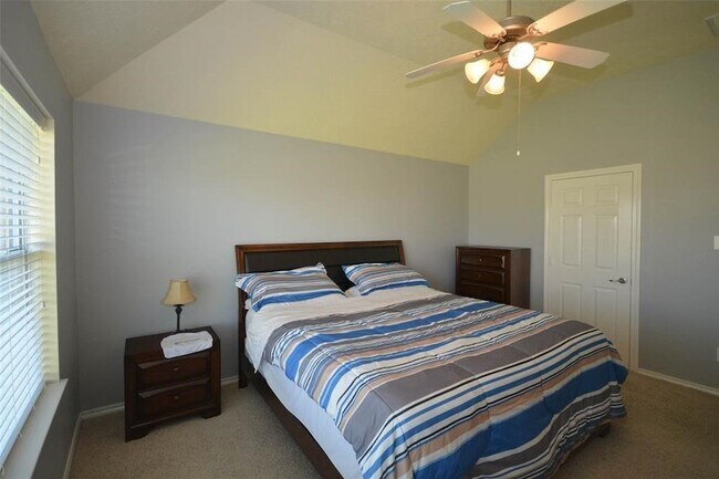 Building Photo - 3008 Middletrace Ln