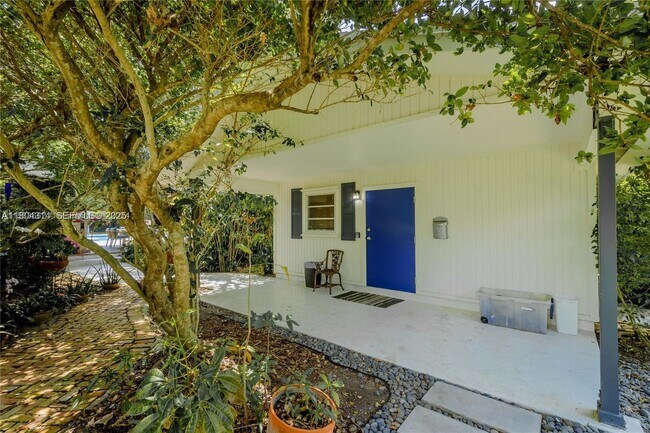 Building Photo - 8500 SW 70th St