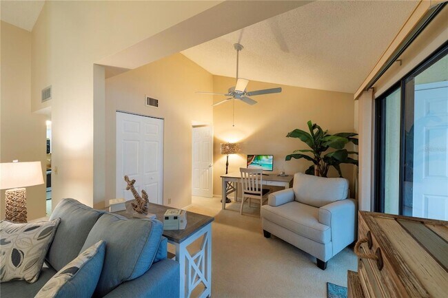 Building Photo - 646 Bird Bay Dr E