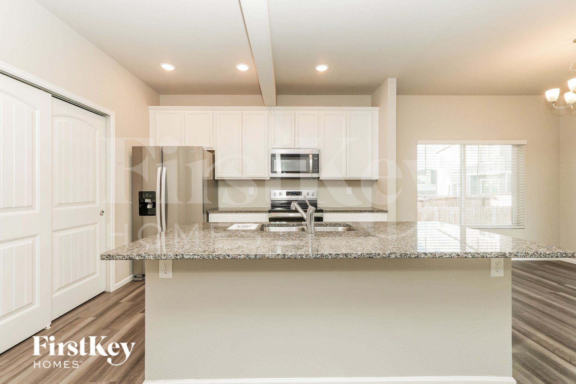 Building Photo - 11156 Murrelet Dr