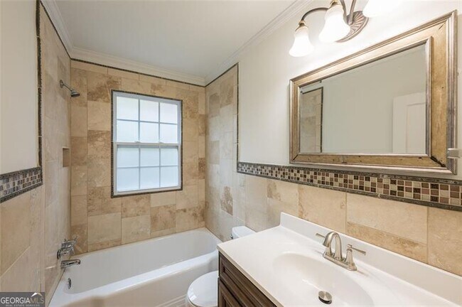 Building Photo - 55 Delmont Dr NE