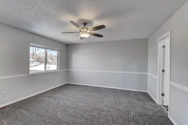 Building Photo - "Charming Duplex Retreat on Inca Street – Spacious 3-Bedroom Haven with 2.5 Baths in Englewood!"