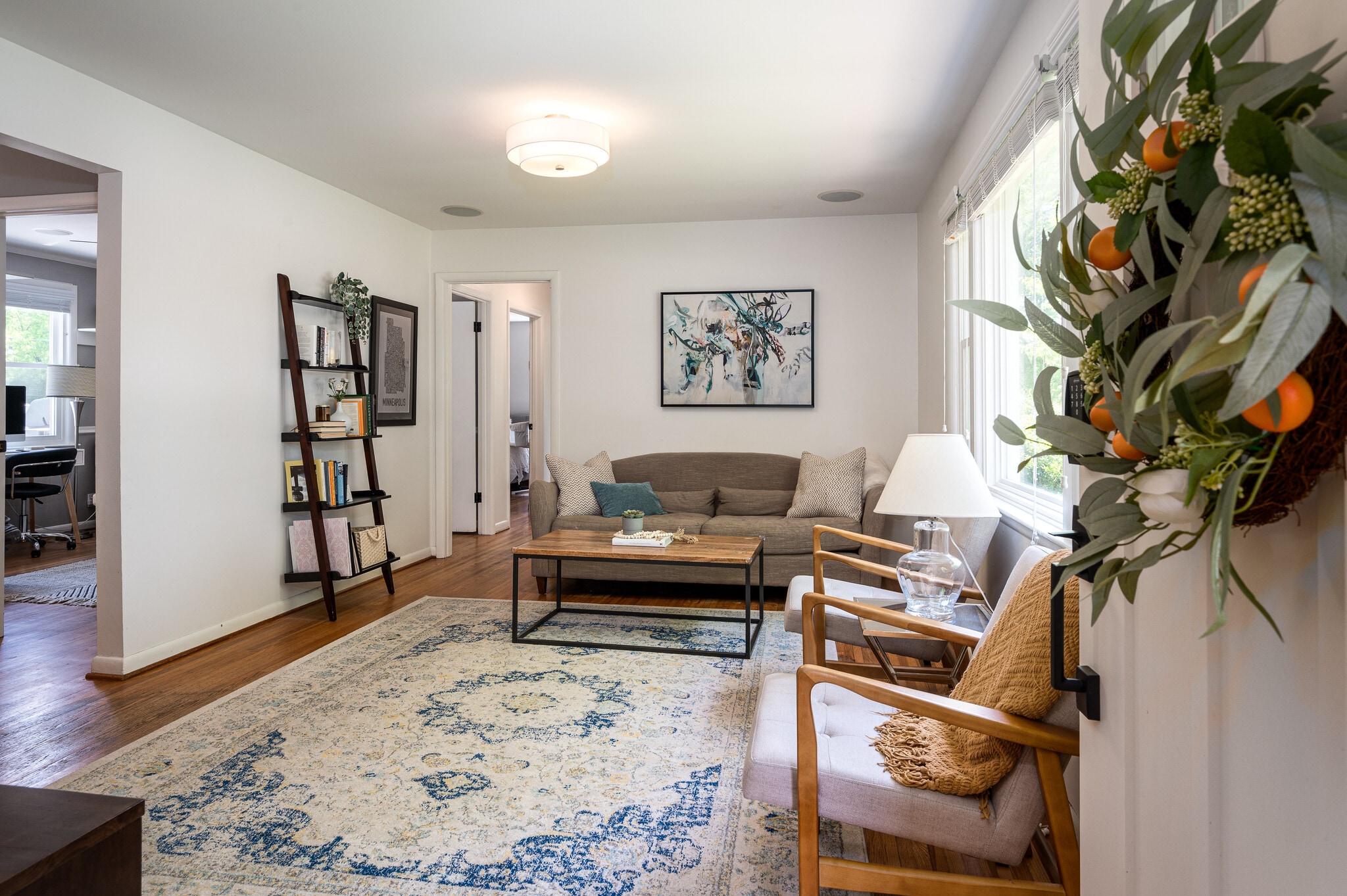 Building Photo - 582 Whispering Hills Dr