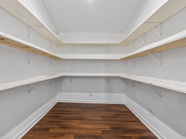 Building Photo - 11515 Iberia Dr