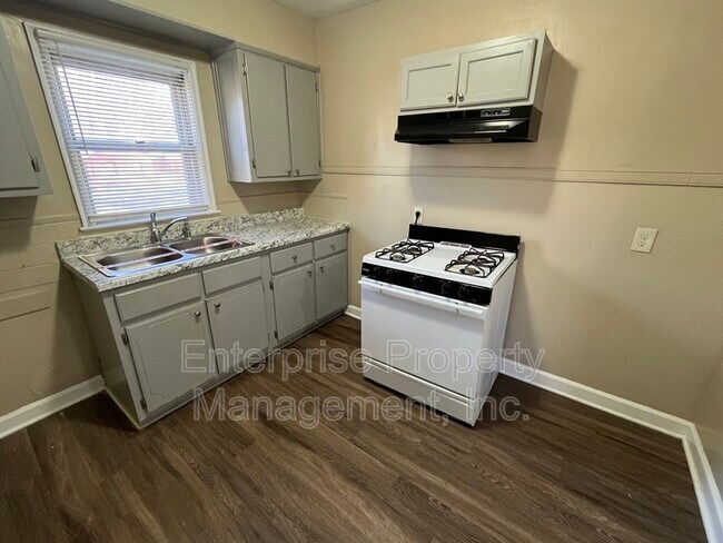 Building Photo - 3147 Northgate St