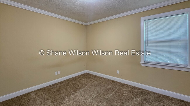 Building Photo - 2 BR / 1.5 with STORAGE in Rossville.  Come View today!!