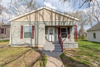 Building Photo - 3 bed/1 bath - Completely Remodeled - Cent...