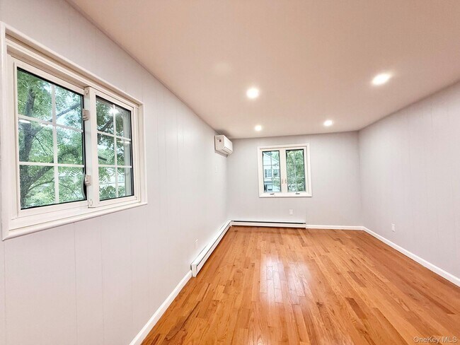 Building Photo - 20 Baylis Pl