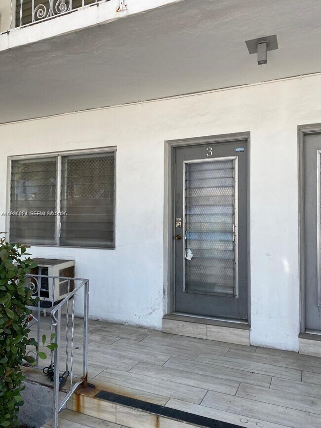 Building Photo - 761 Euclid Ave