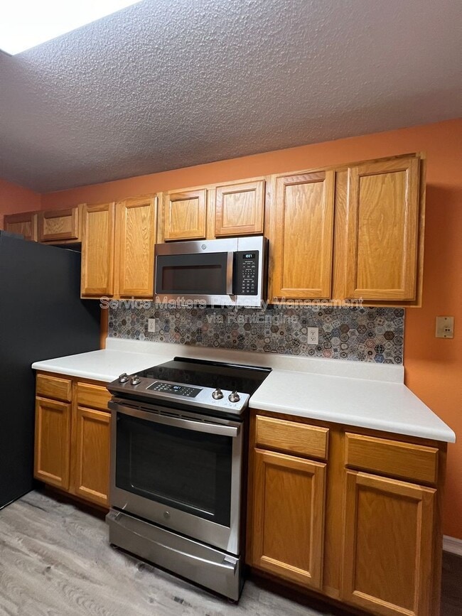 Building Photo - 2439 Redoubt Ave